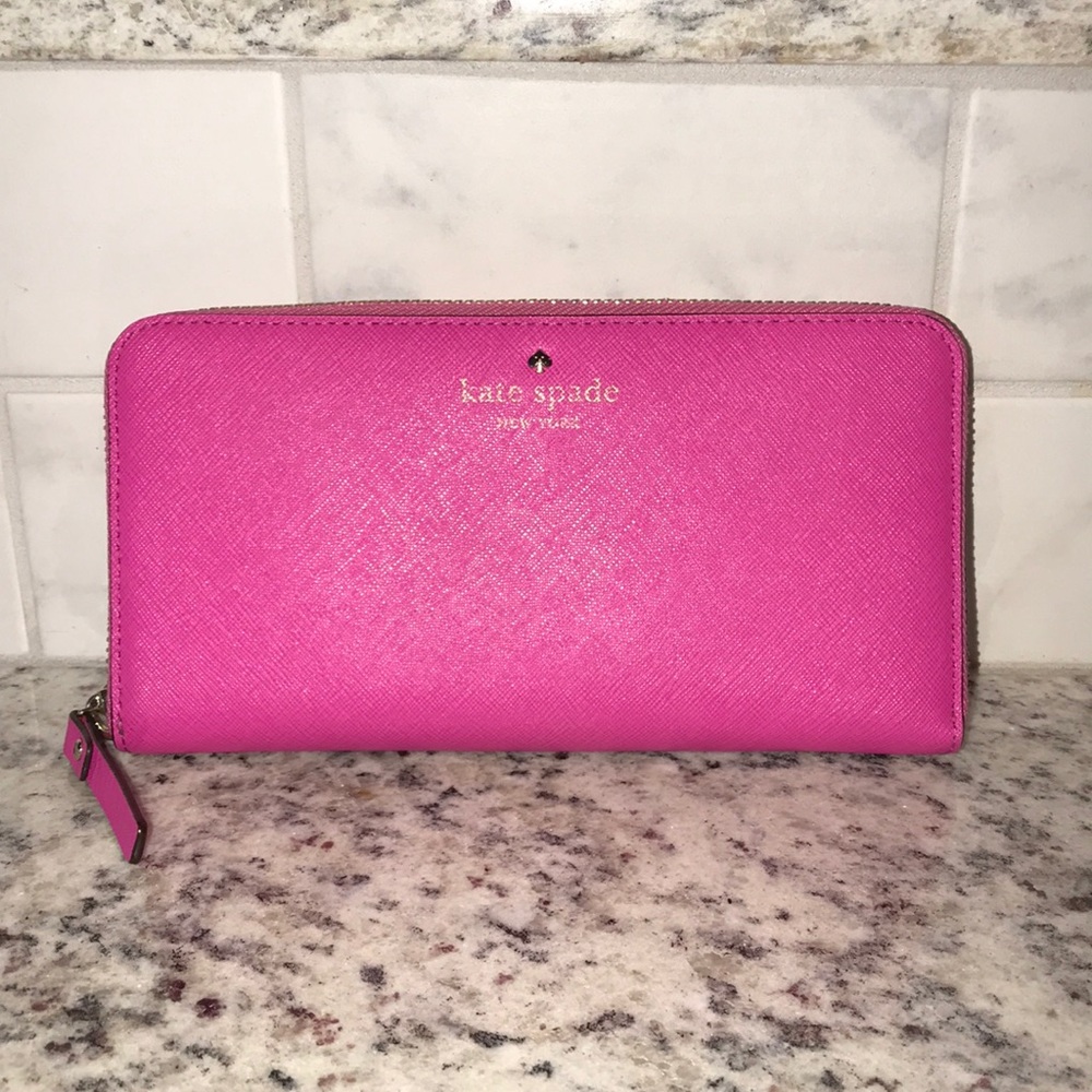 Women’s Pink Kate Spade Zipper Wallet